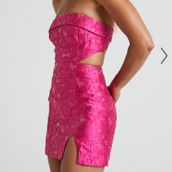 Runaway The Label Prezanna Mini Dress - Strapless Bodycon Floral Dress in PURPLE - Picture 2 of 8